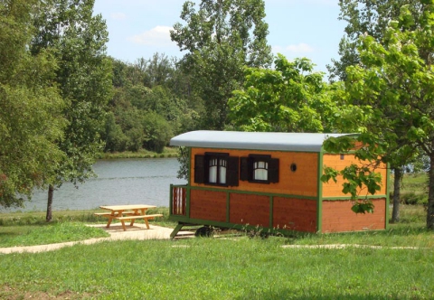 Camping -Domaine de l'Angelaud - Coussac-Bonneval - Limousin - France Camping -Domaine de l'Angelaud - Coussac-Bonneval - Limousin - France