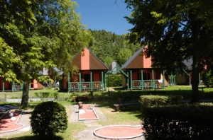 Camping - Murol - Auvergne - Domaine du Lac Chambon Camping - Murol - Auvergne - Domaine du Lac Chambon
