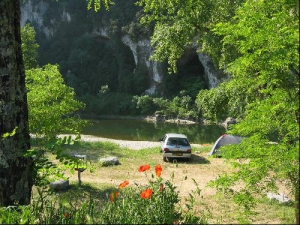 Camping -La Rouvière - Vallon-Pont-d'Arc - Rhone-Alpes - France Camping -La Rouvière - Vallon-Pont-d'Arc - Rhone-Alpes - France